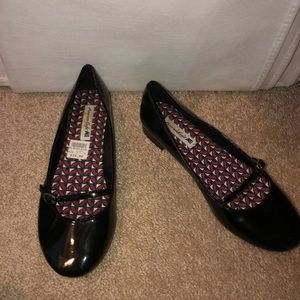 American eagle patent leather flats